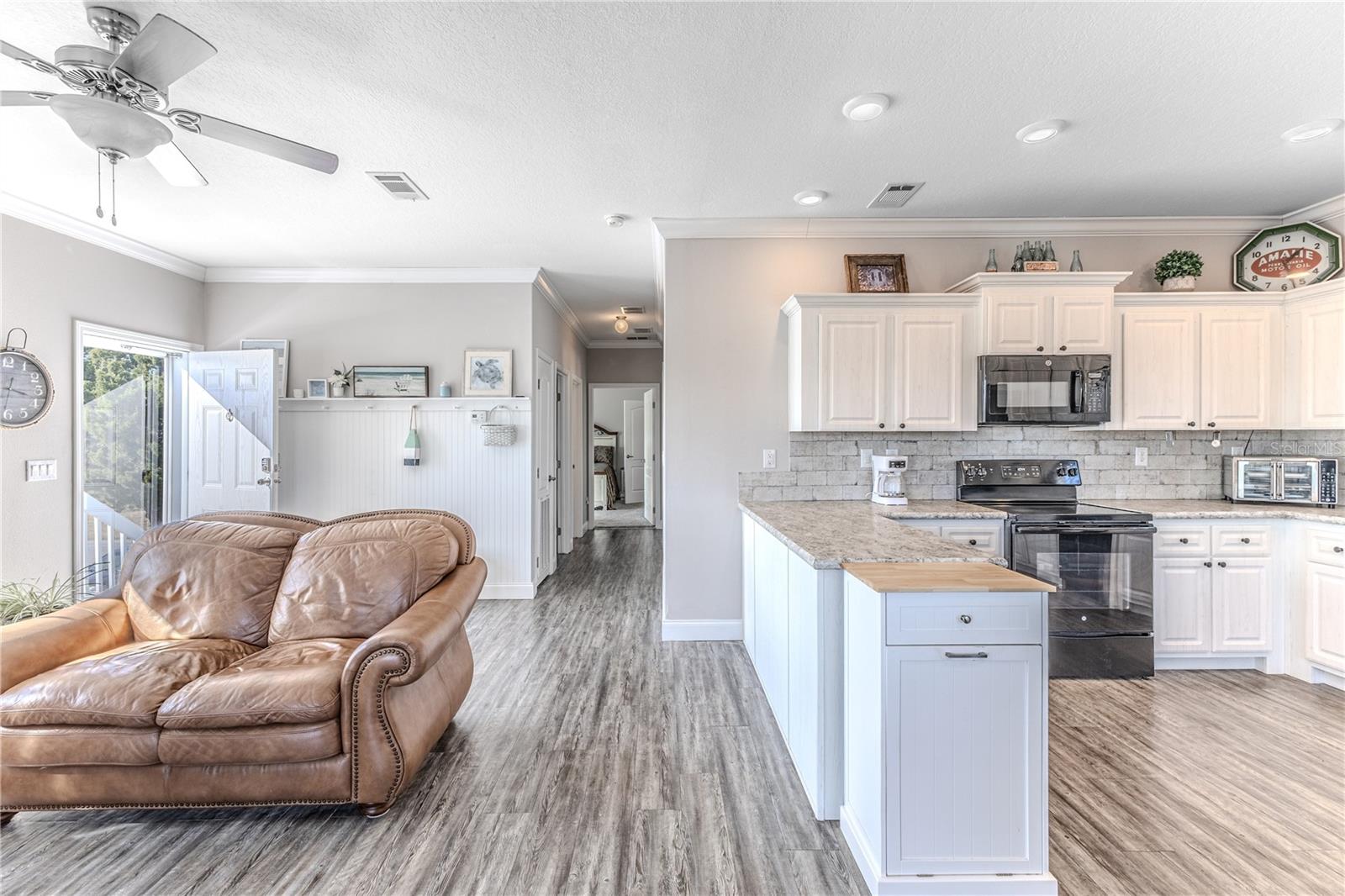 Image 19 of 64 For 3356 Oleander Drive