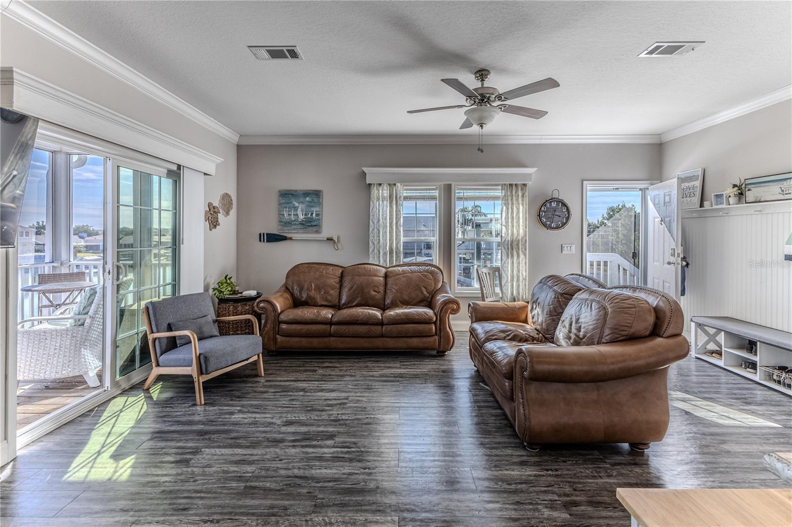 Image 20 of 64 For 3356 Oleander Drive