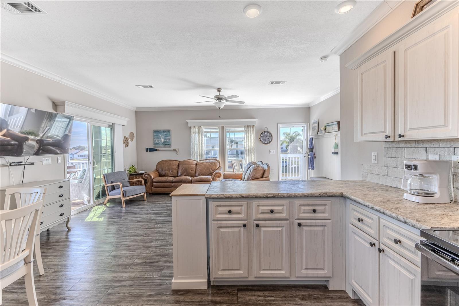 Image 22 of 64 For 3356 Oleander Drive