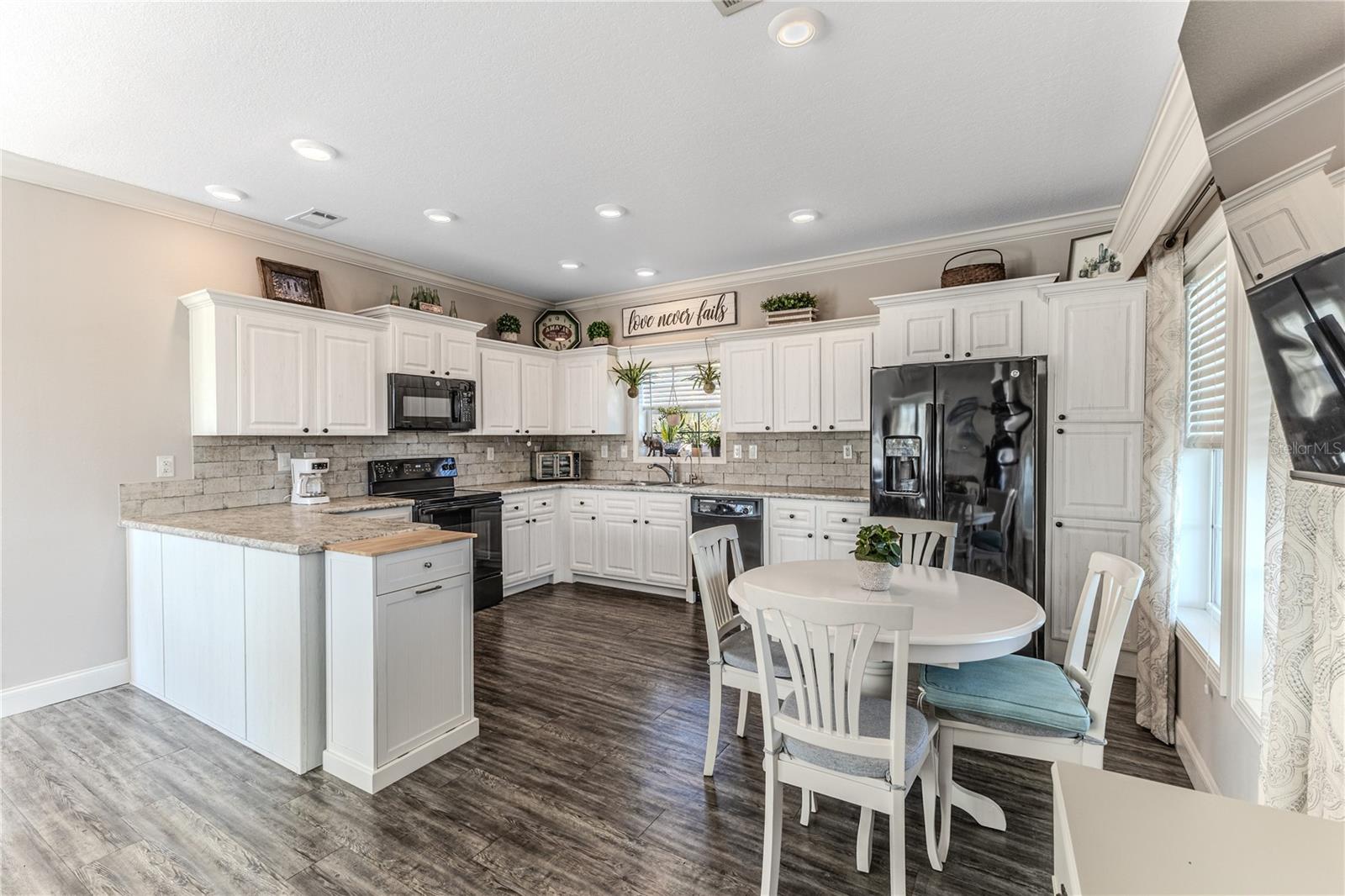 Image 23 of 64 For 3356 Oleander Drive