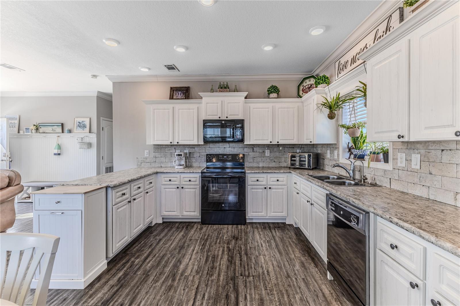 Image 25 of 64 For 3356 Oleander Drive