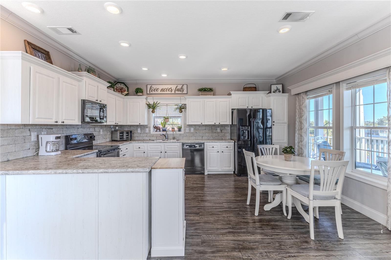 Image 28 of 64 For 3356 Oleander Drive