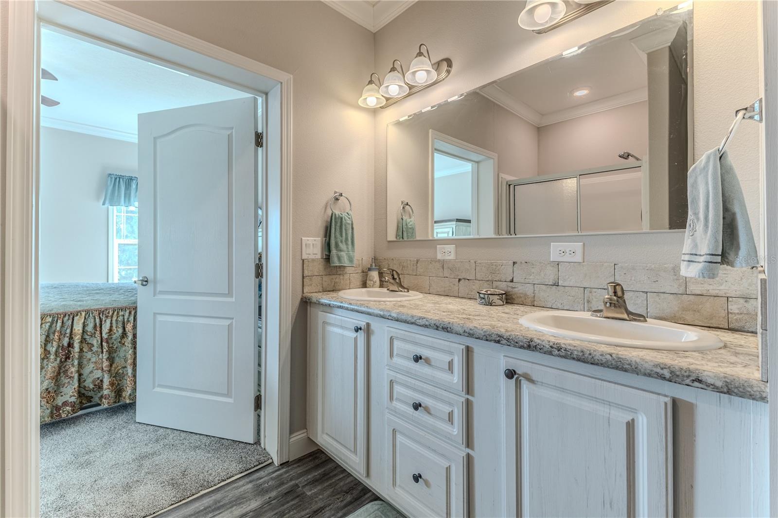 Image 39 of 64 For 3356 Oleander Drive