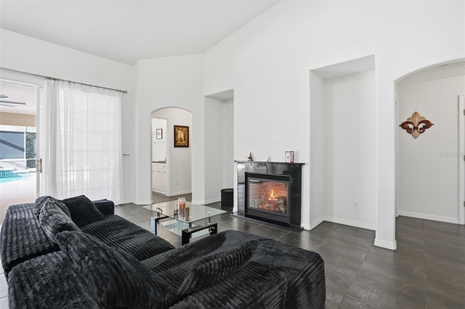 Image 10 of 64 For 186 Crestwood Avenue