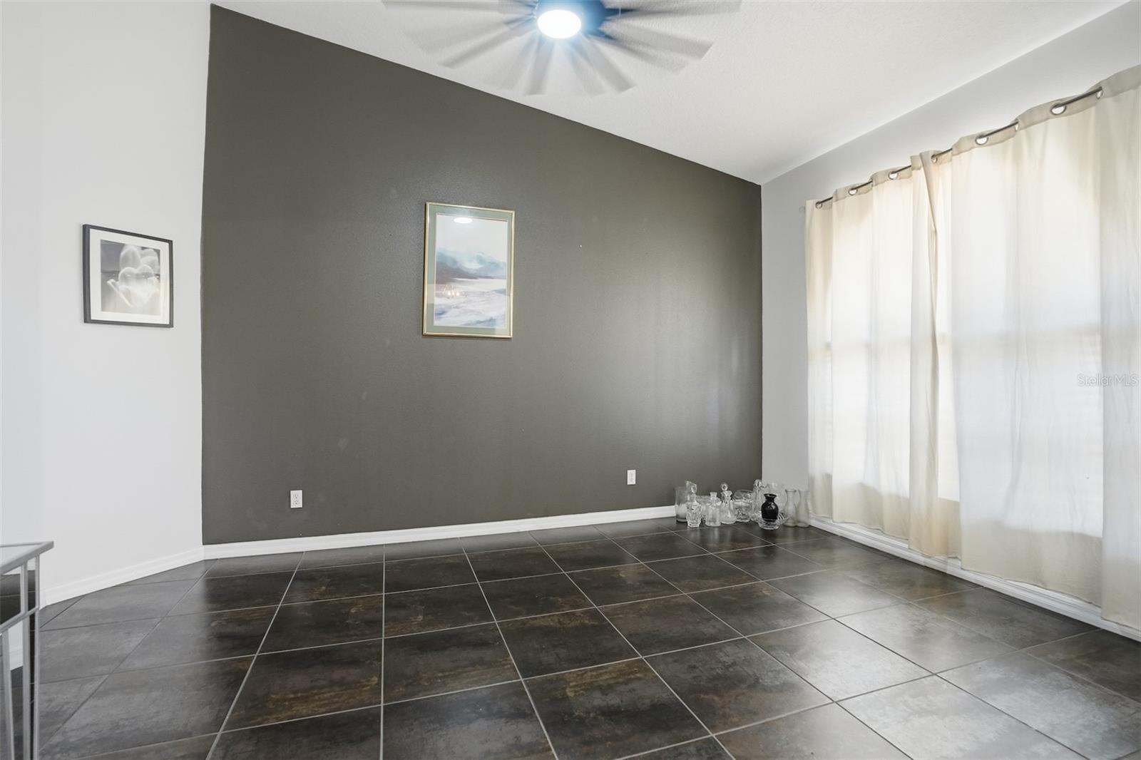 Image 22 of 64 For 186 Crestwood Avenue