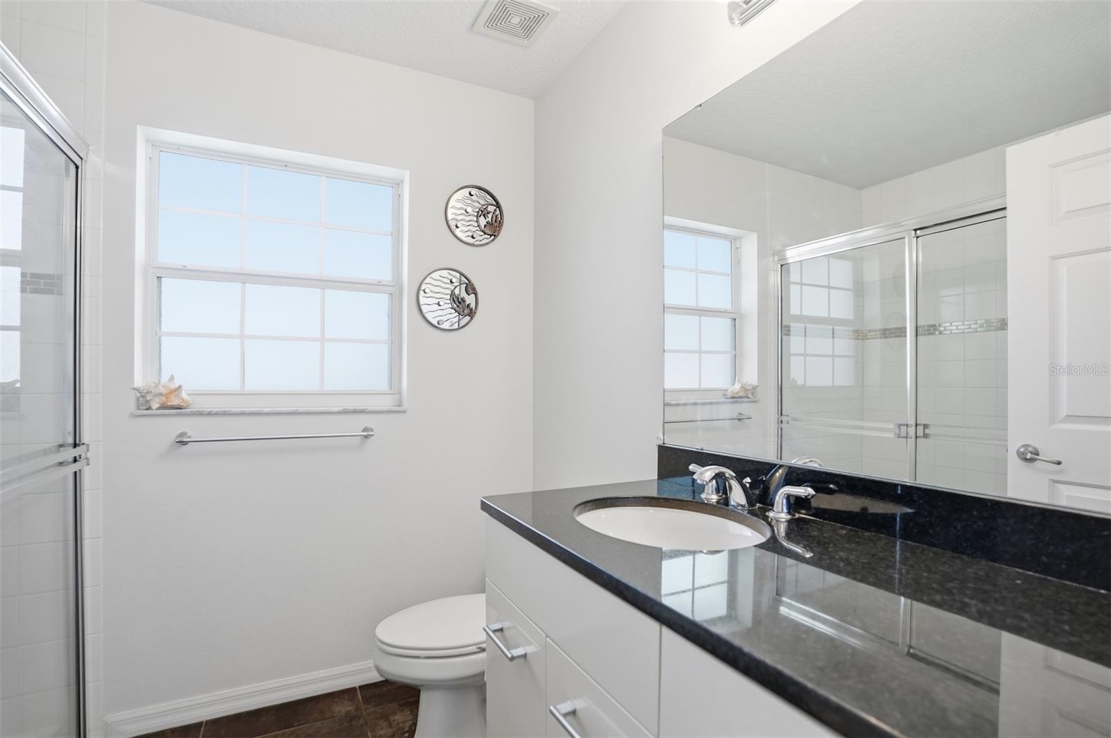 Image 34 of 64 For 186 Crestwood Avenue