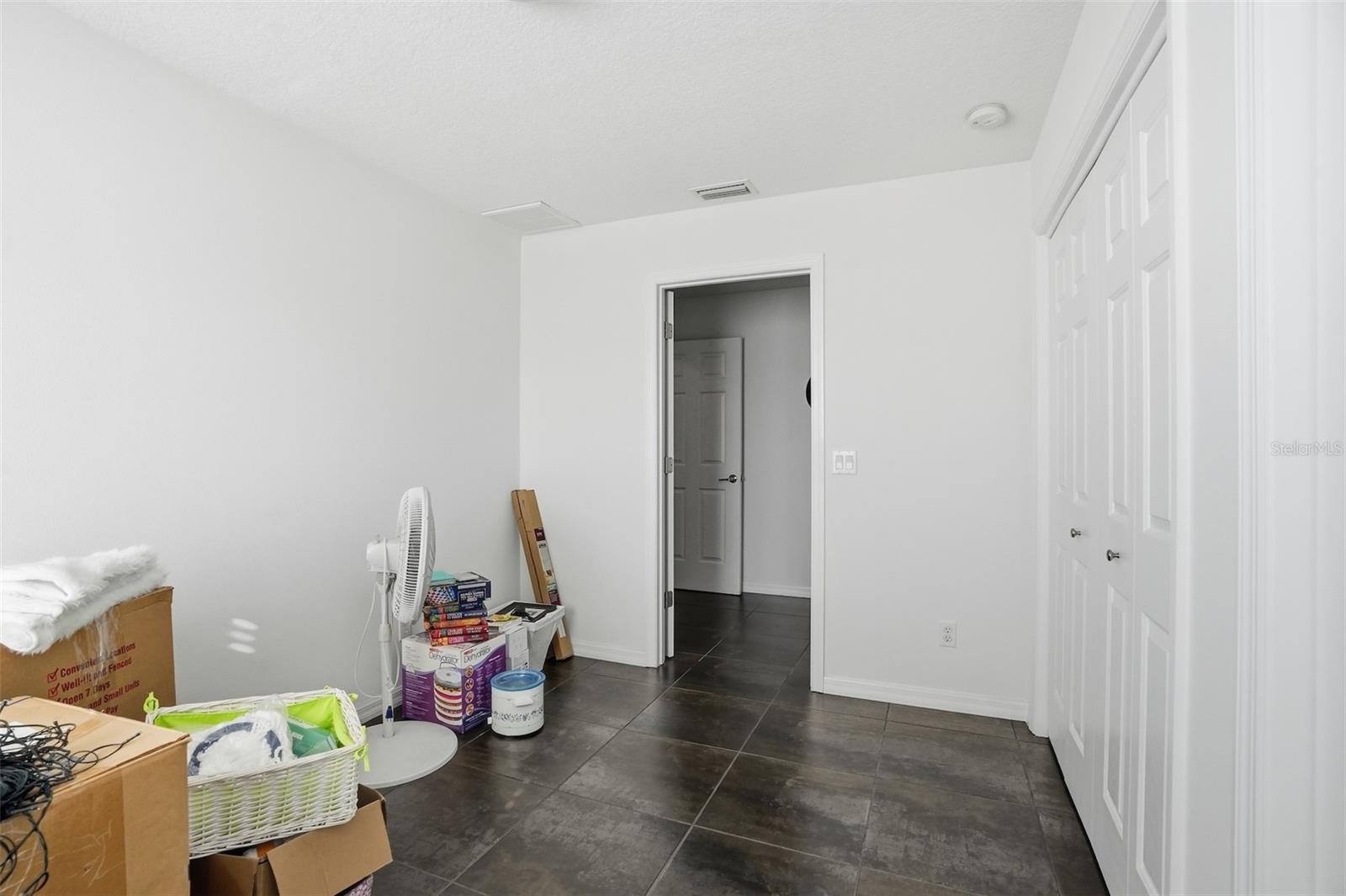 Image 41 of 64 For 186 Crestwood Avenue