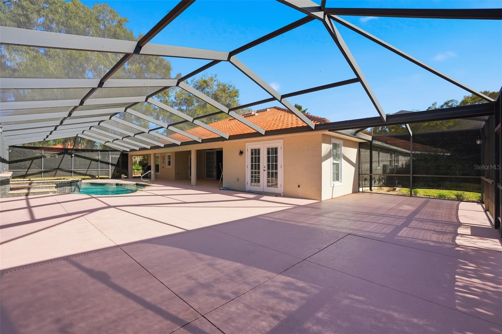 Image 52 of 64 For 186 Crestwood Avenue