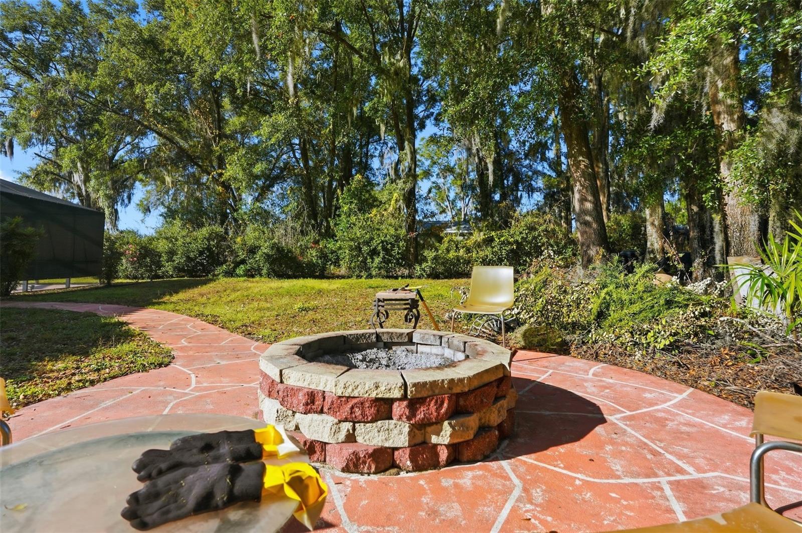 Image 53 of 64 For 186 Crestwood Avenue