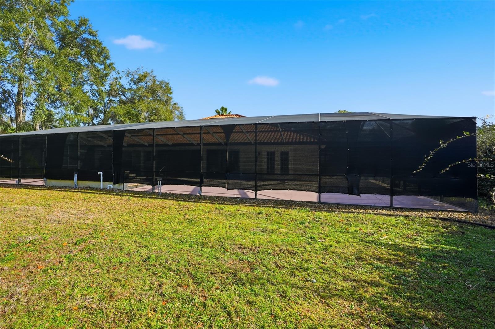 Image 54 of 64 For 186 Crestwood Avenue