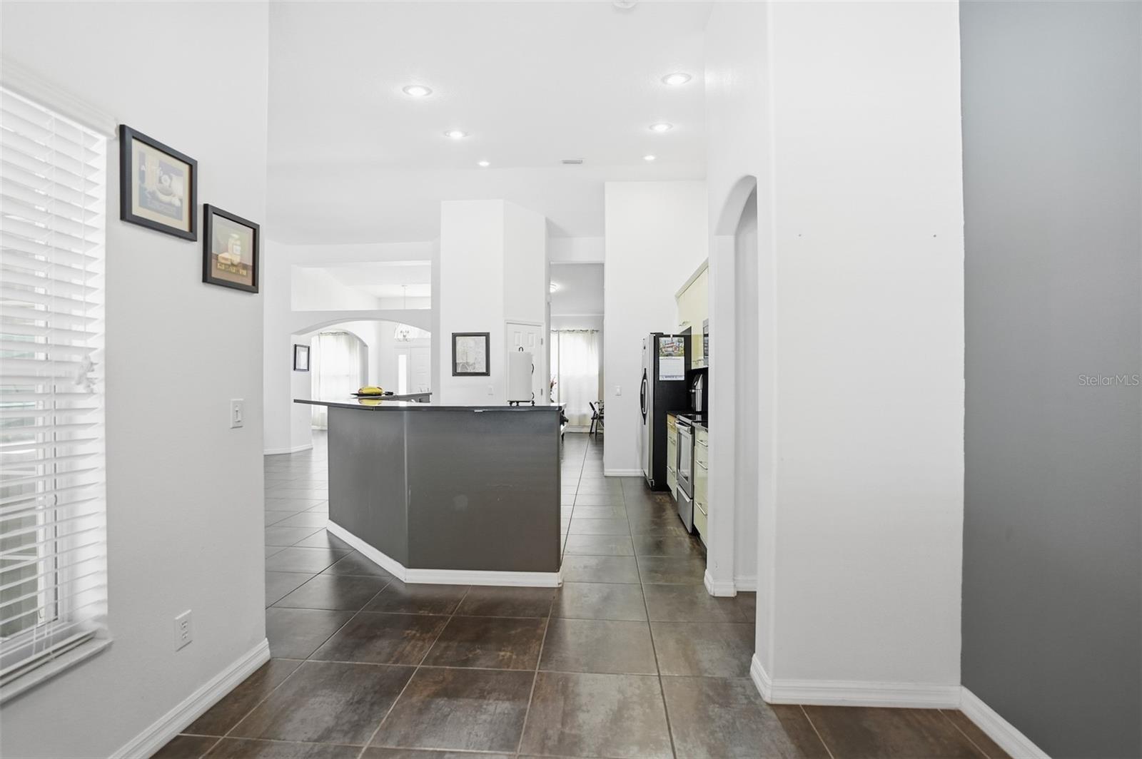 Image 8 of 64 For 186 Crestwood Avenue