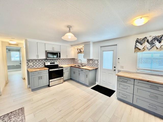 Image 15 of 54 For 10810 Freedom Drive