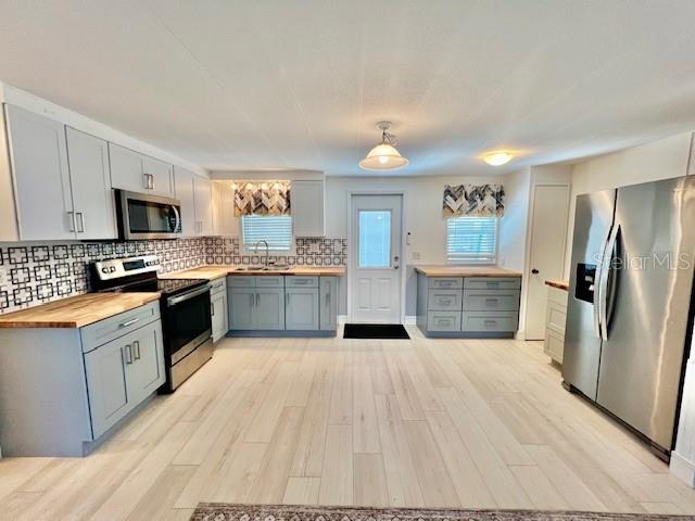 Image 19 of 54 For 10810 Freedom Drive