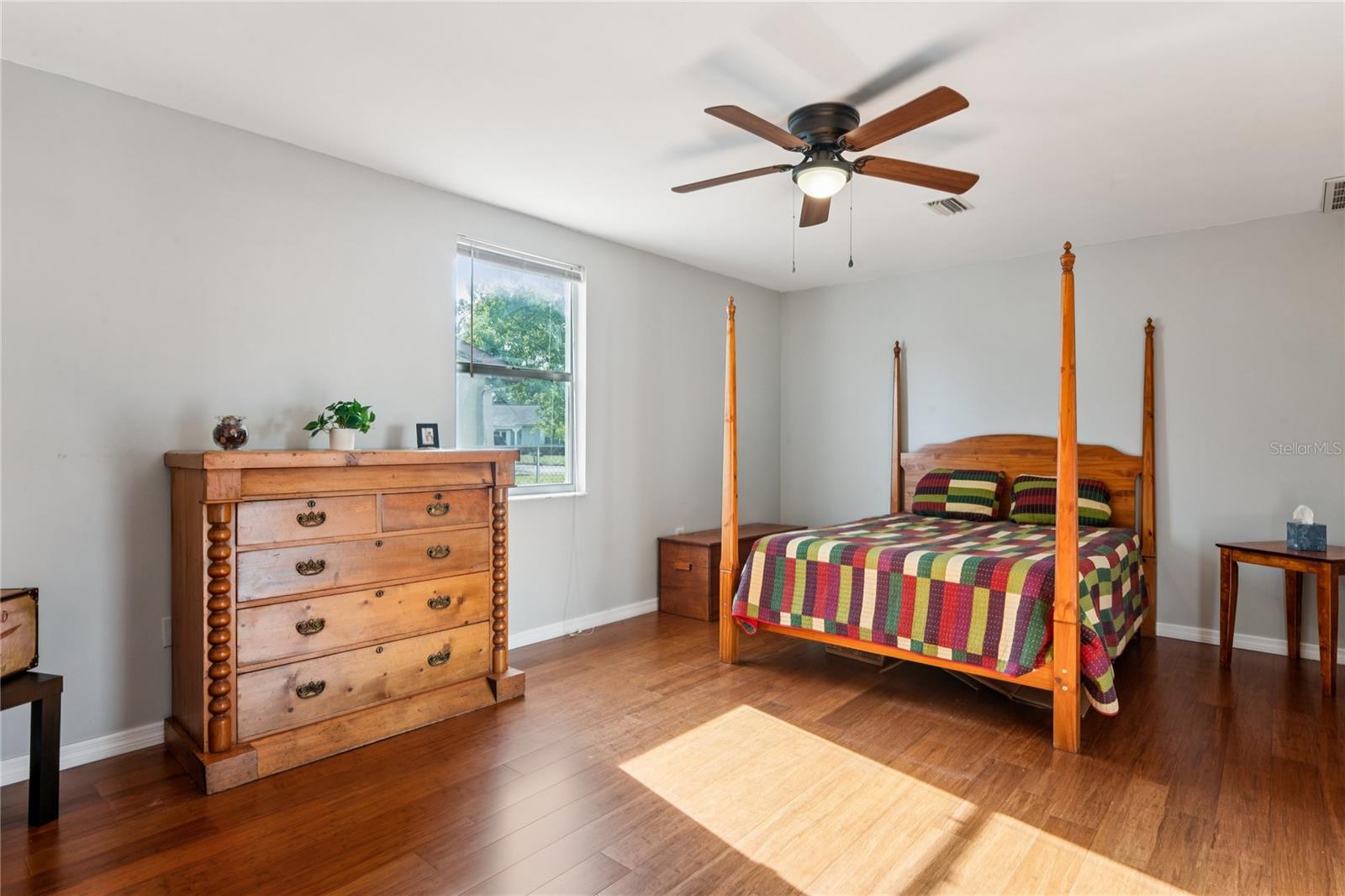 Listing photo id 17 for 12906 Sandburst Lane