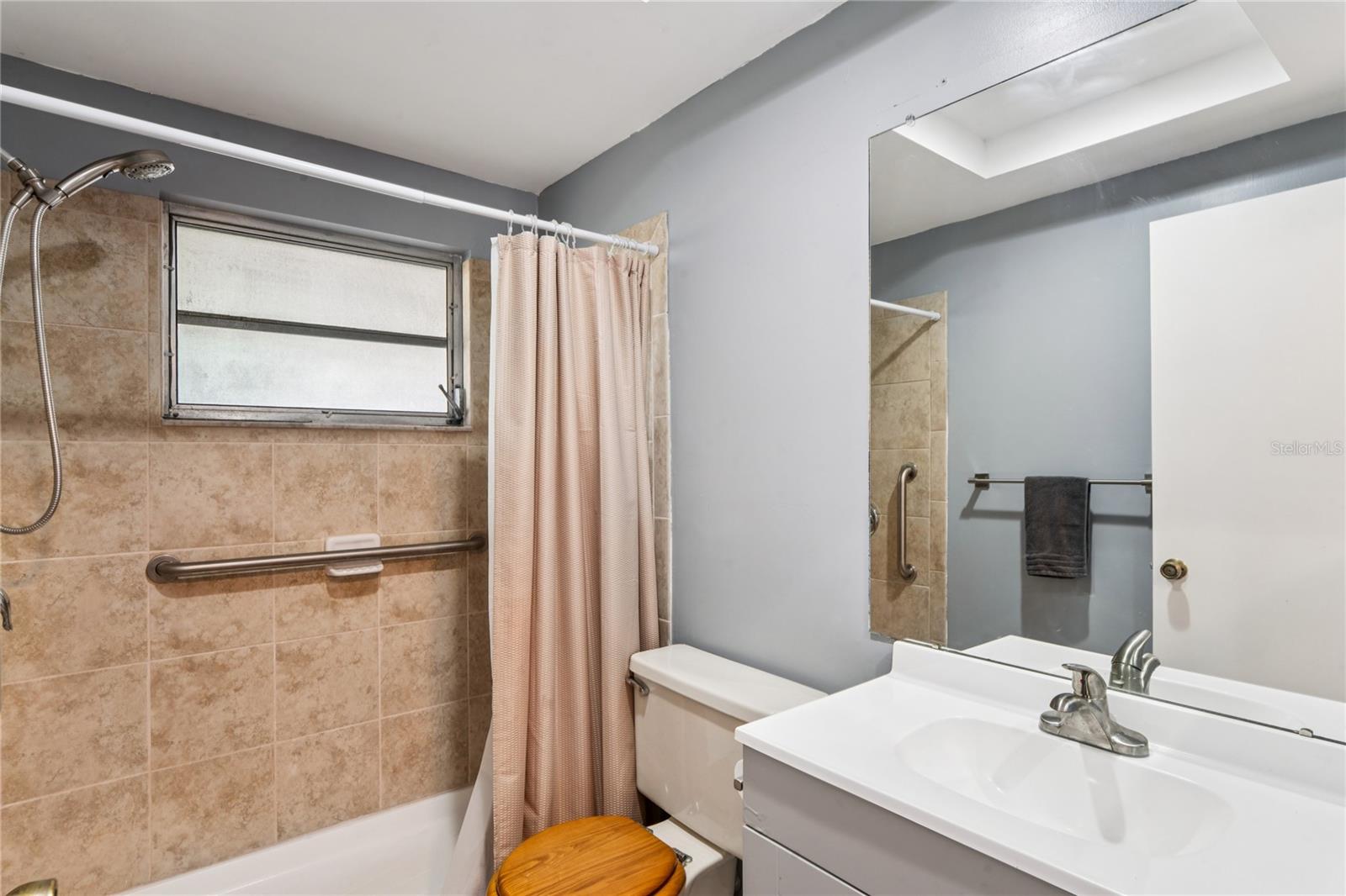 Listing photo id 27 for 12906 Sandburst Lane