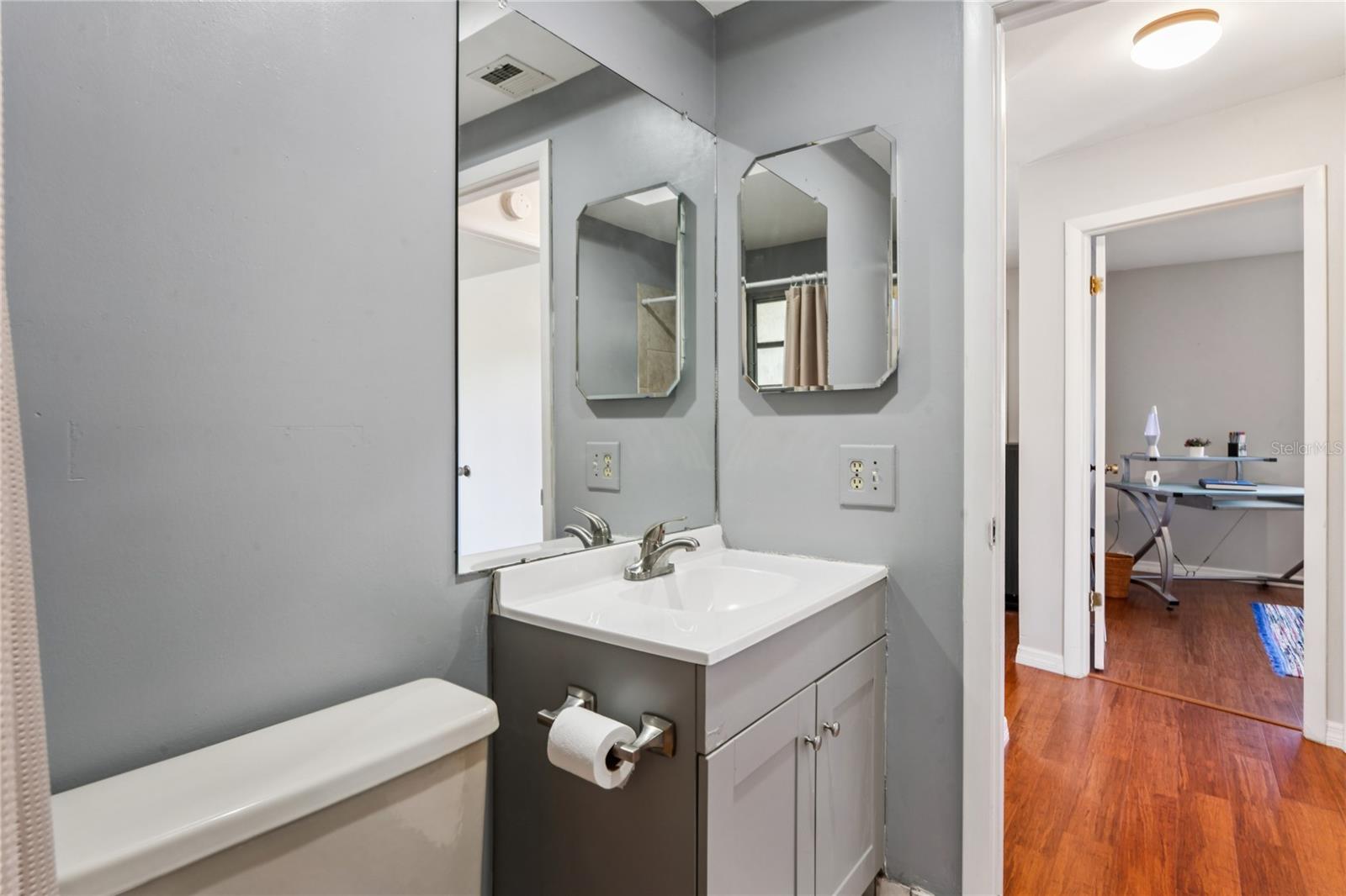 Listing photo id 29 for 12906 Sandburst Lane