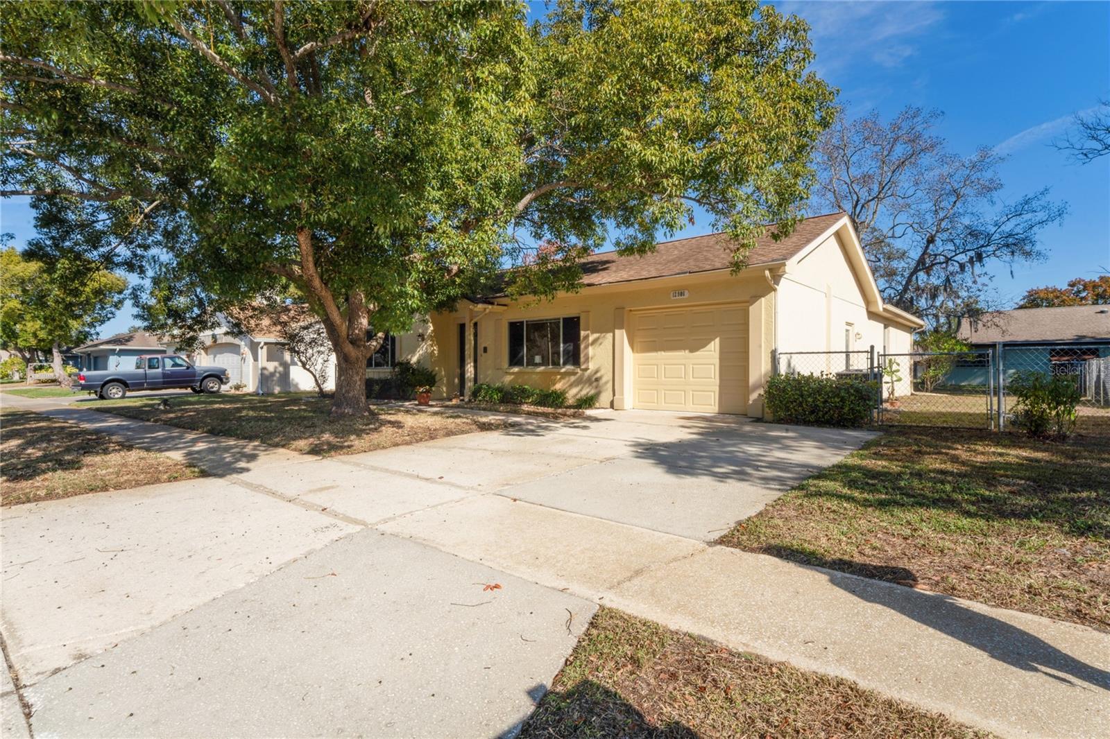 Listing photo id 41 for 12906 Sandburst Lane