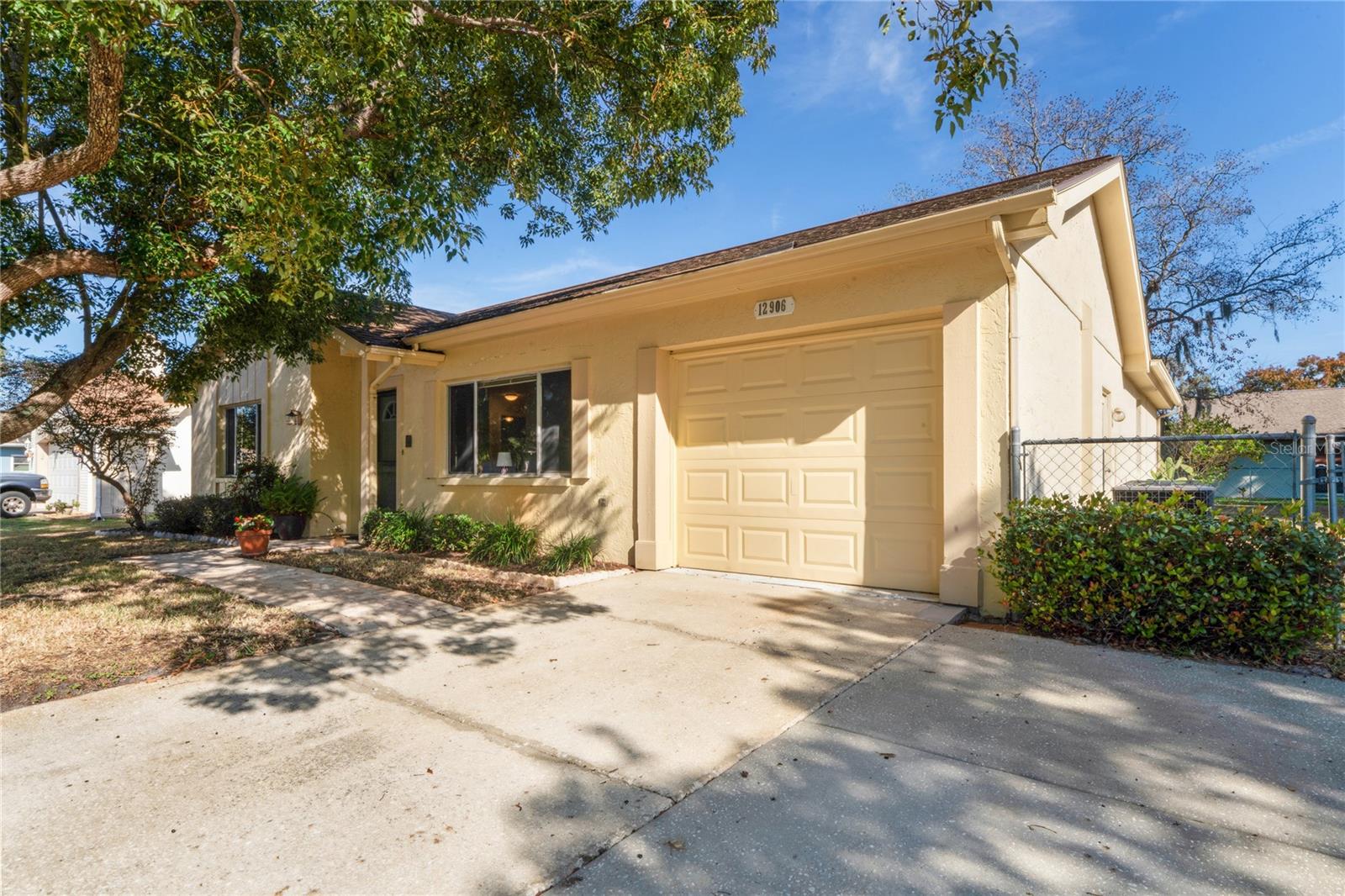 Listing photo id 42 for 12906 Sandburst Lane