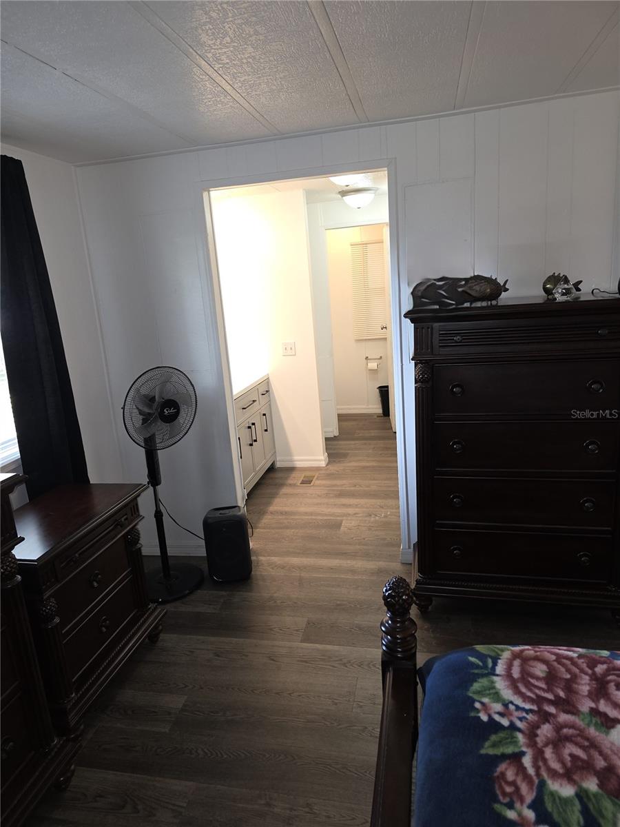 Image 17 of 21 For 102 Barefoot Trail