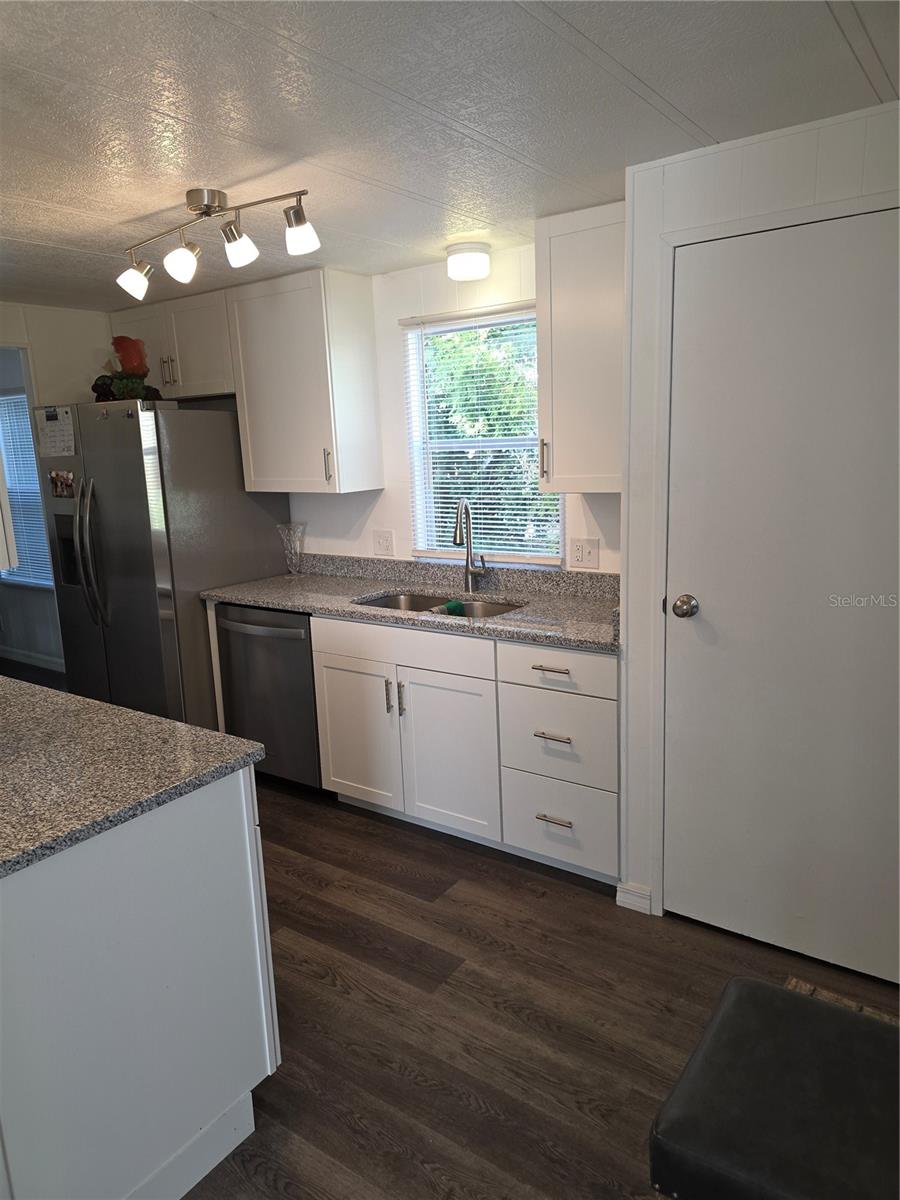 Image 4 of 21 For 102 Barefoot Trail