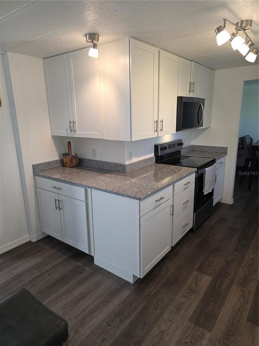 Image 5 of 21 For 102 Barefoot Trail