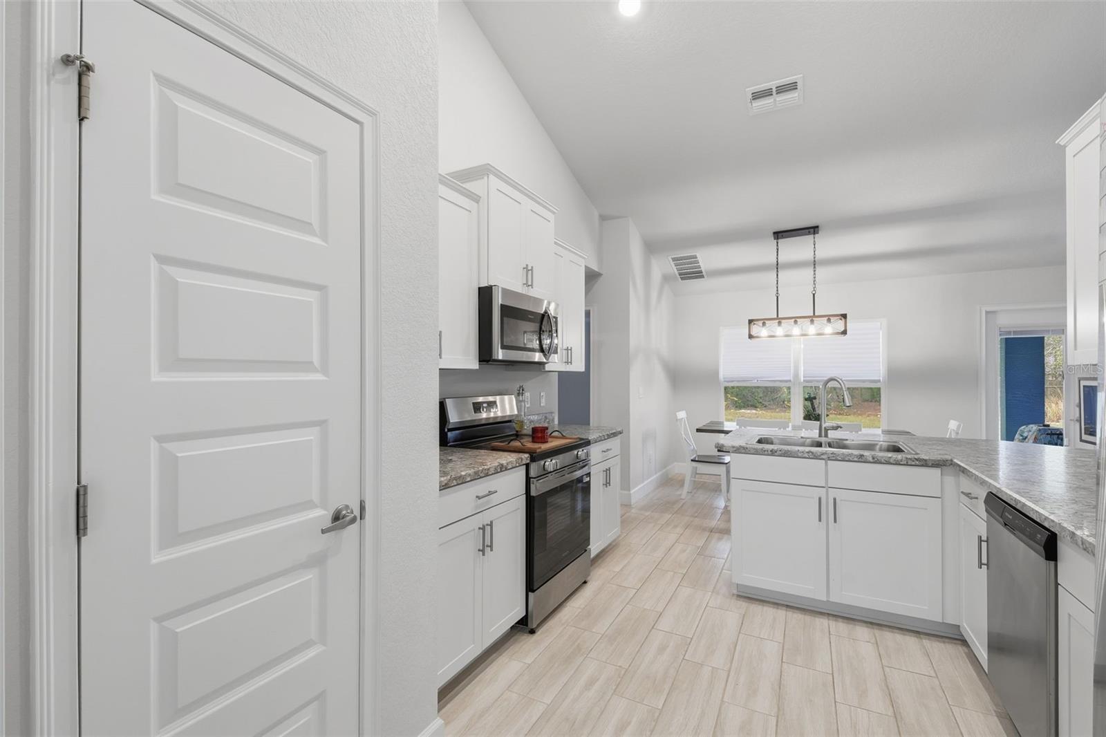 Image 22 of 81 For 14351 Carolina Chickadee Road