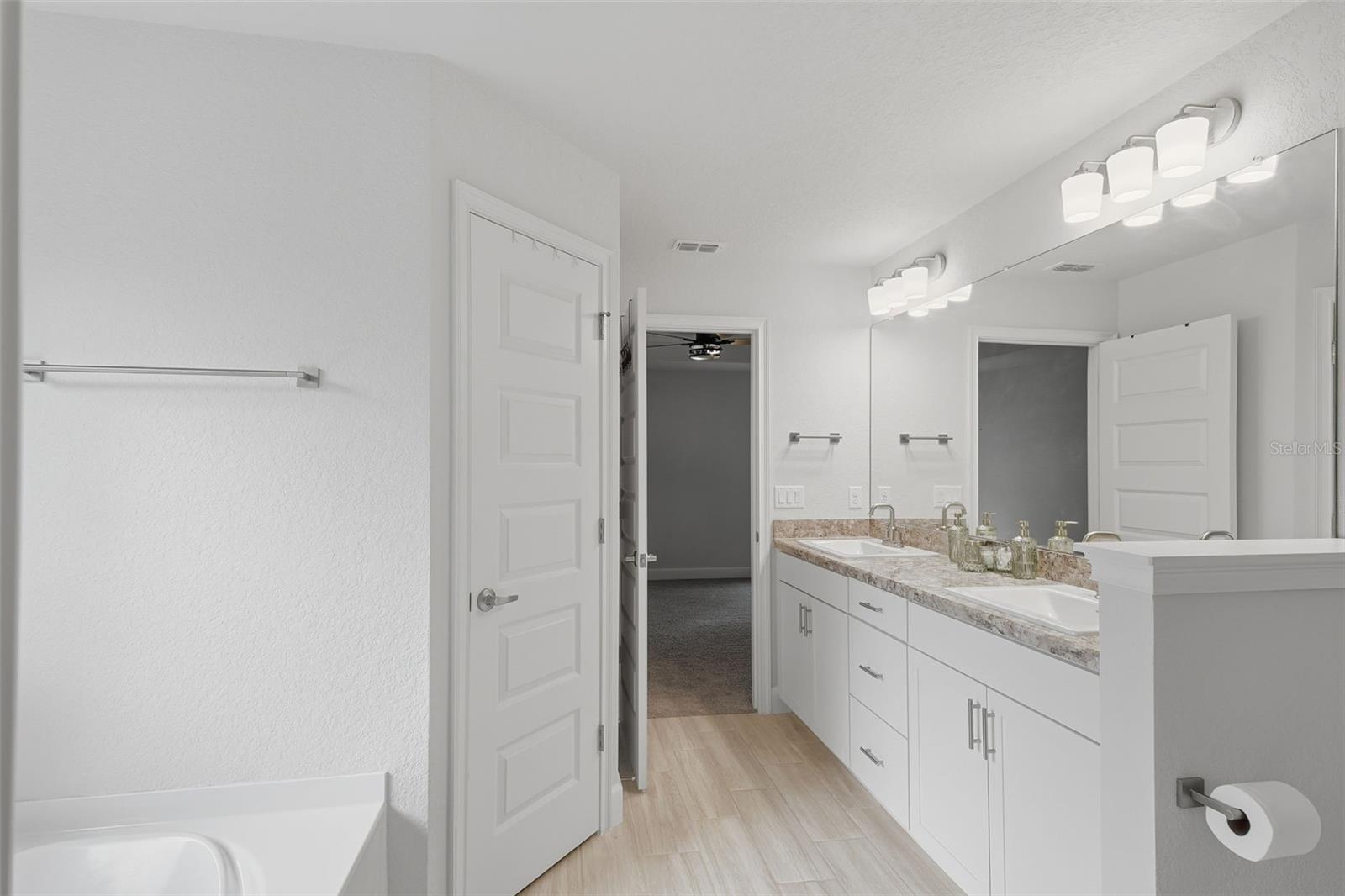 Image 46 of 81 For 14351 Carolina Chickadee Road