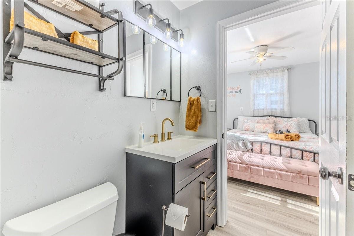 Image 27 of 48 For 5261 Circle Drive