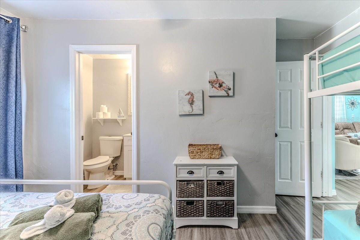 Image 37 of 48 For 5261 Circle Drive