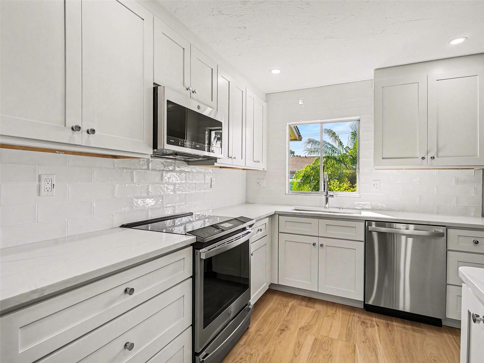 Image 10 of 48 For 2779 Woodgate Lane 33