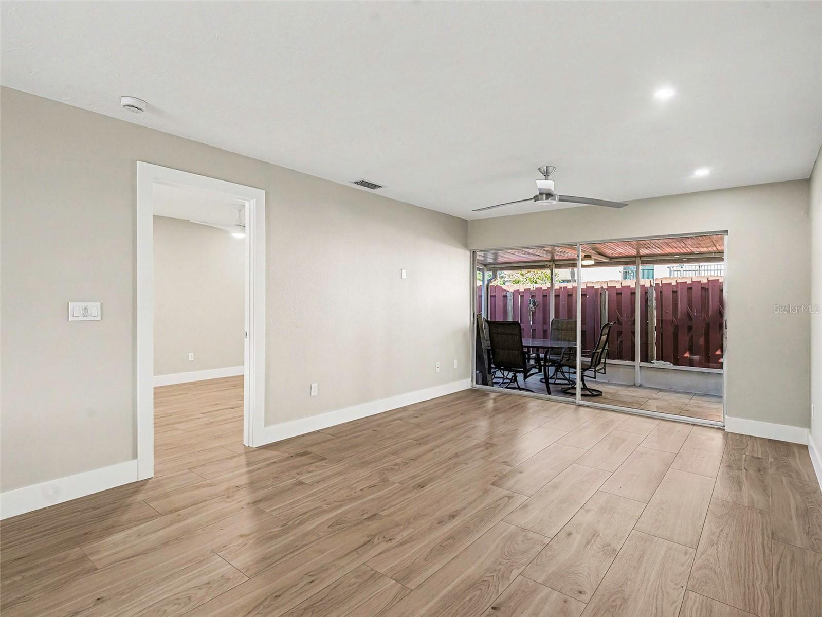 Image 14 of 48 For 2779 Woodgate Lane 33