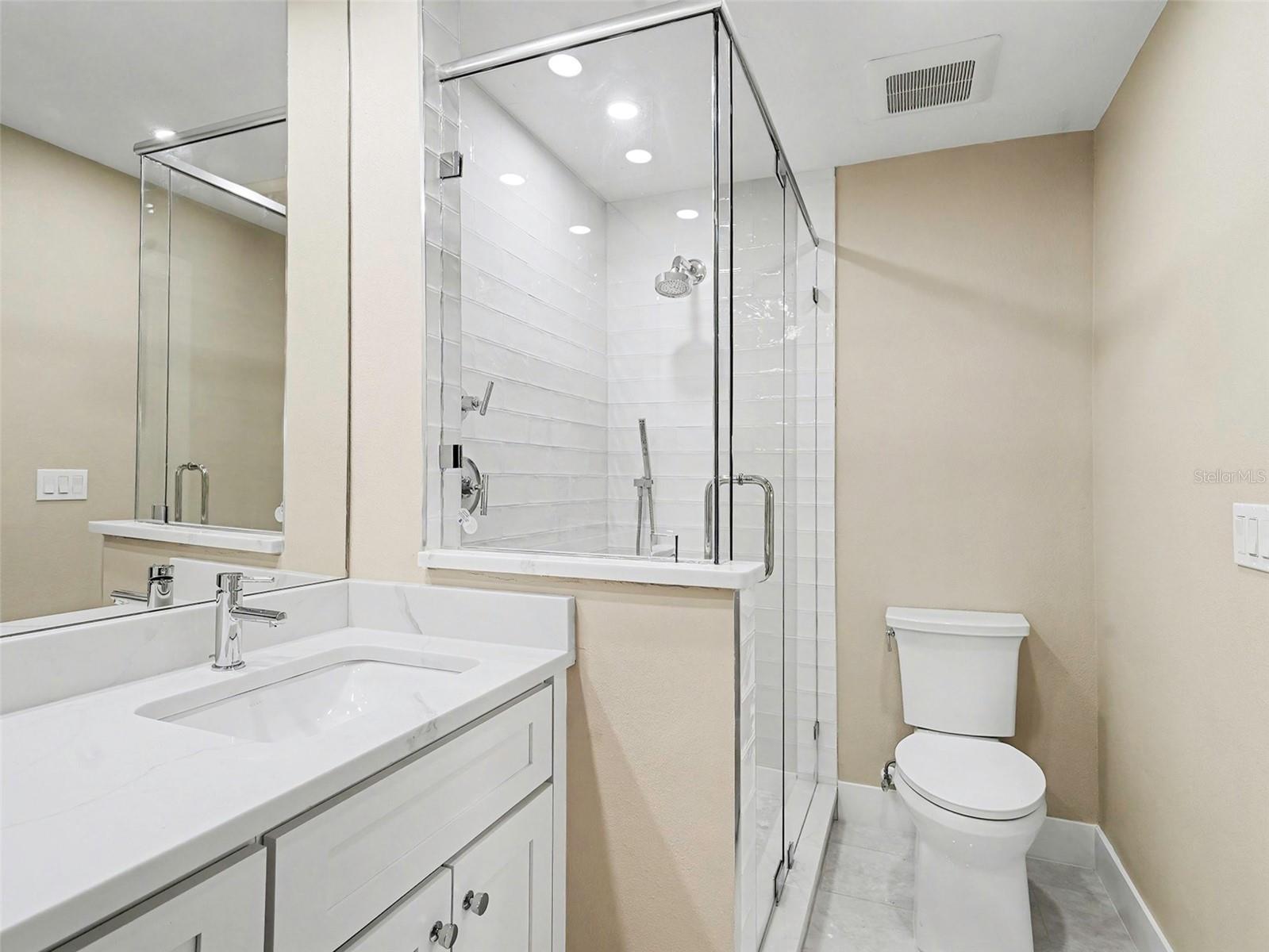 Image 22 of 48 For 2779 Woodgate Lane 33