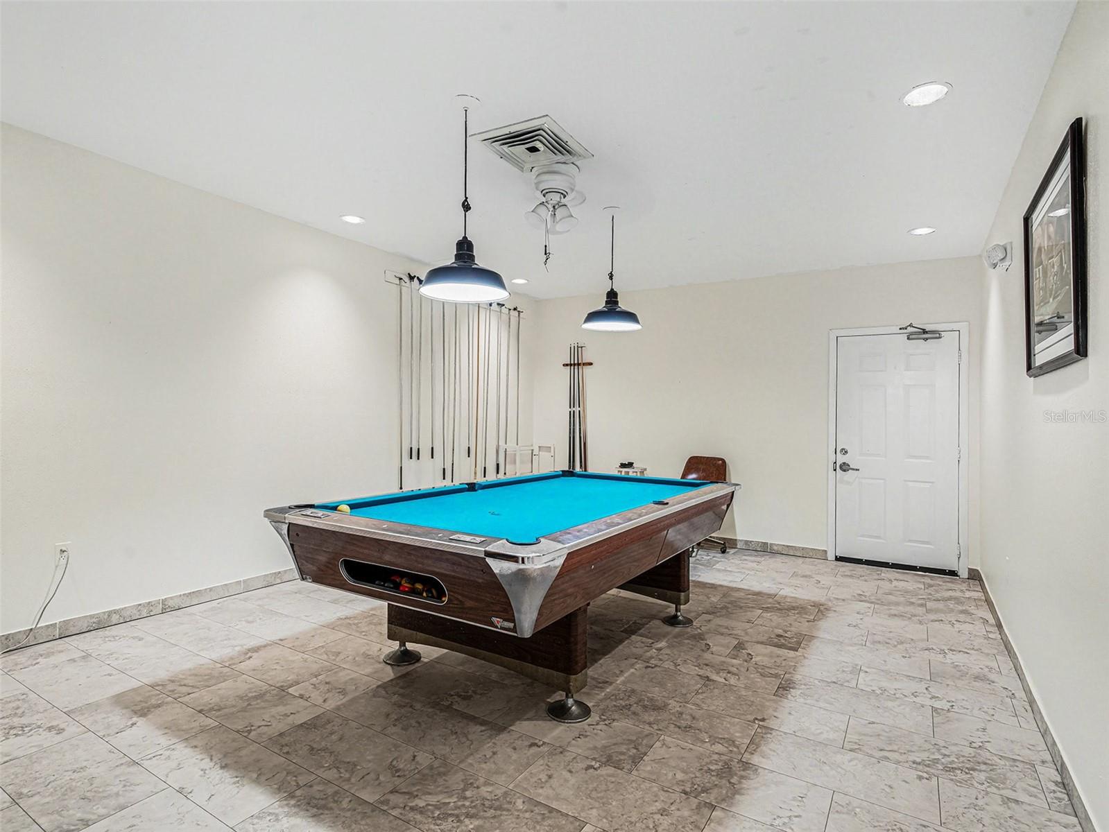 Image 26 of 48 For 2779 Woodgate Lane 33