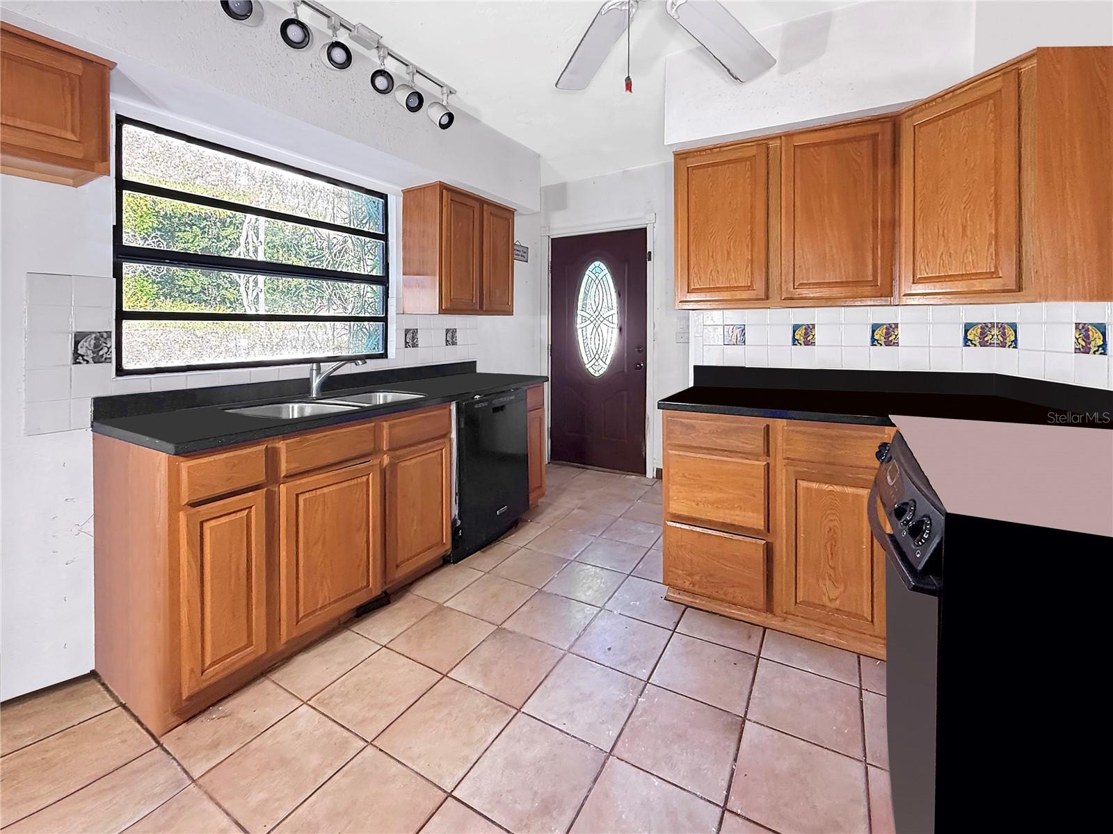 Image 5 of 12 For 1631 Plaza Place