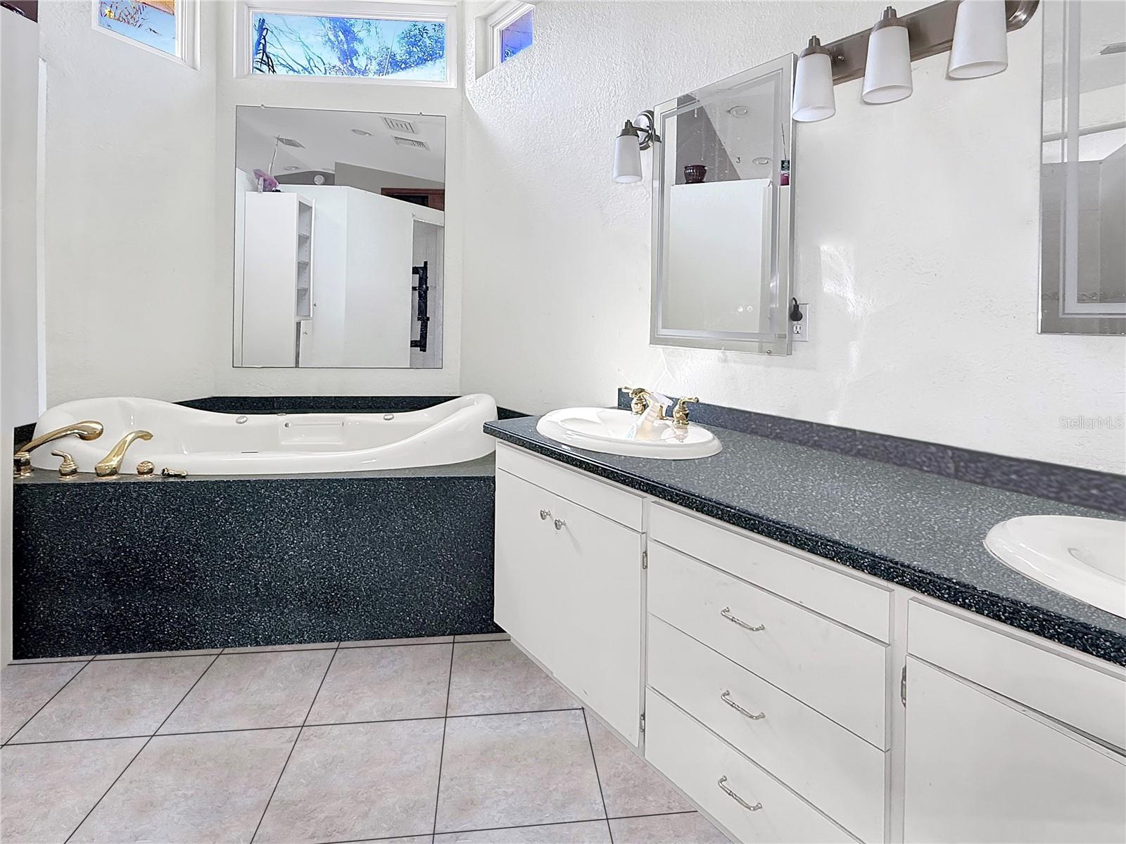 Image 8 of 12 For 1631 Plaza Place