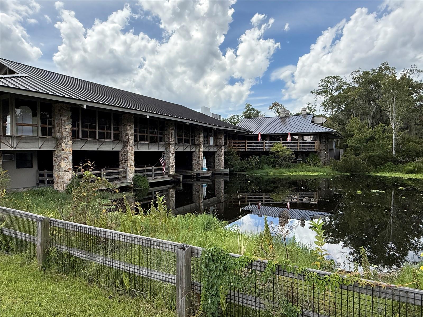 Listing photo id 17 for 326 Homeway Loop