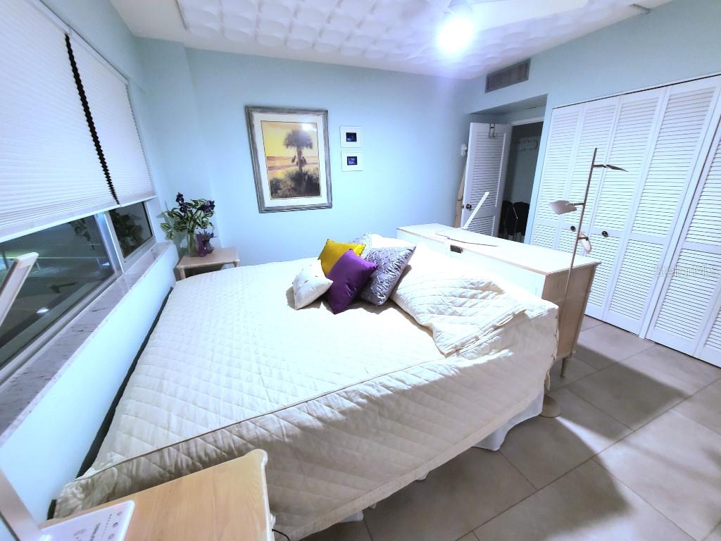 Image 19 of 26 For 31 Island Way 303