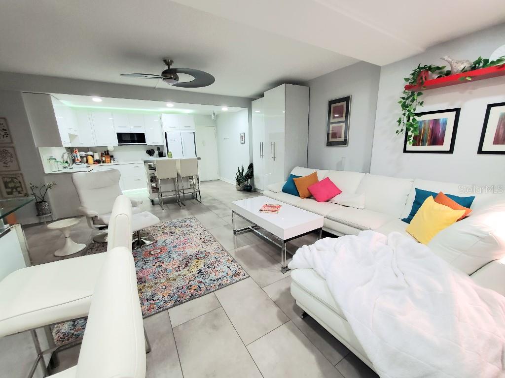 Image 2 of 26 For 31 Island Way 303