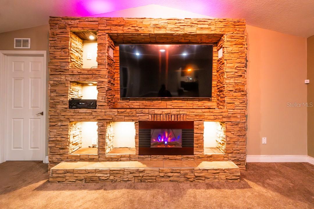 Listing photo id 13 for 5518 Elkcam Boulevard