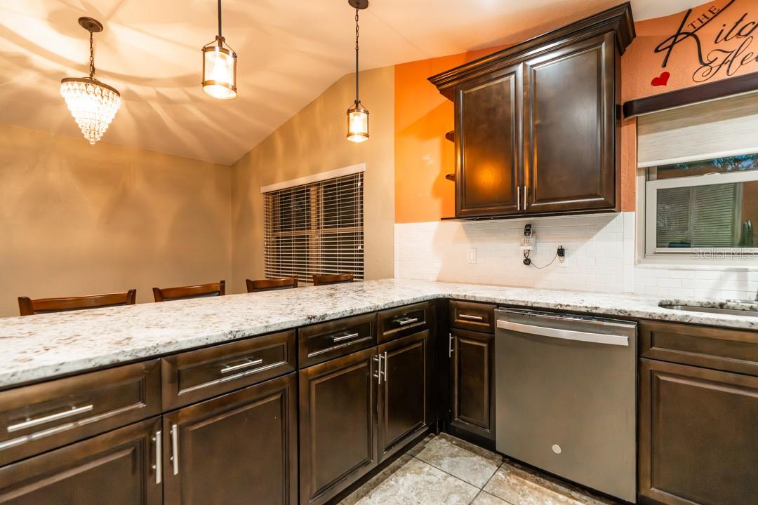 Listing photo id 17 for 5518 Elkcam Boulevard