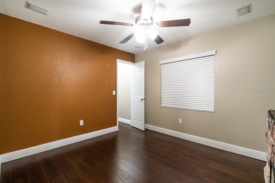 Listing photo id 21 for 5518 Elkcam Boulevard