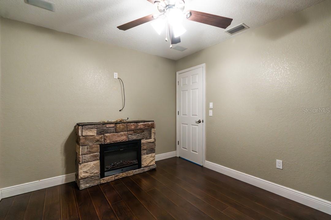 Listing photo id 23 for 5518 Elkcam Boulevard