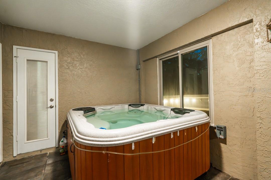 Listing photo id 29 for 5518 Elkcam Boulevard