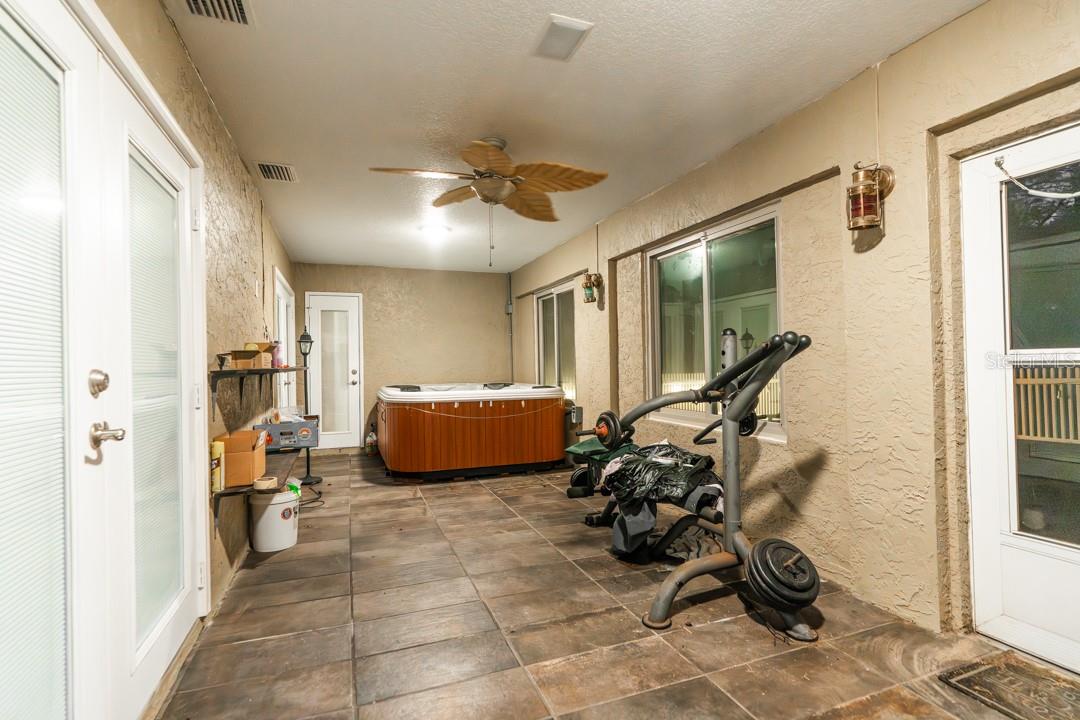 Listing photo id 32 for 5518 Elkcam Boulevard