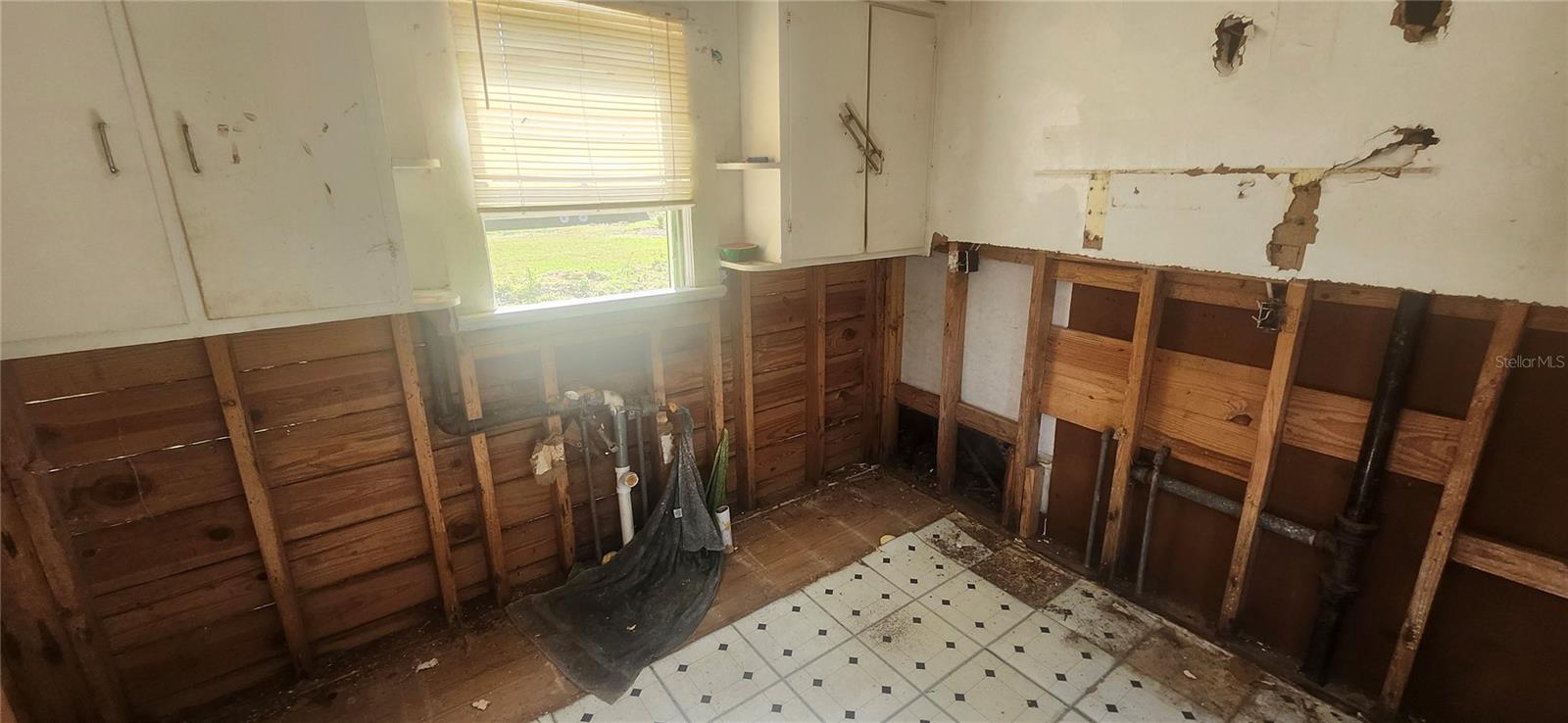 Image 12 of 17 For 5212 Limestone Drive