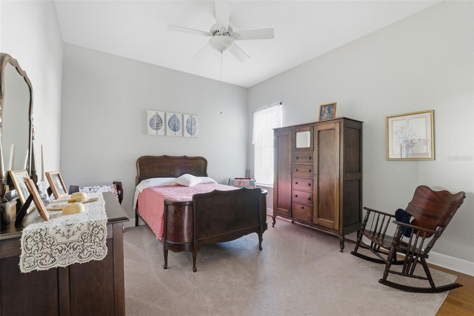 Listing photo id 18 for 15150 Surrey Bend