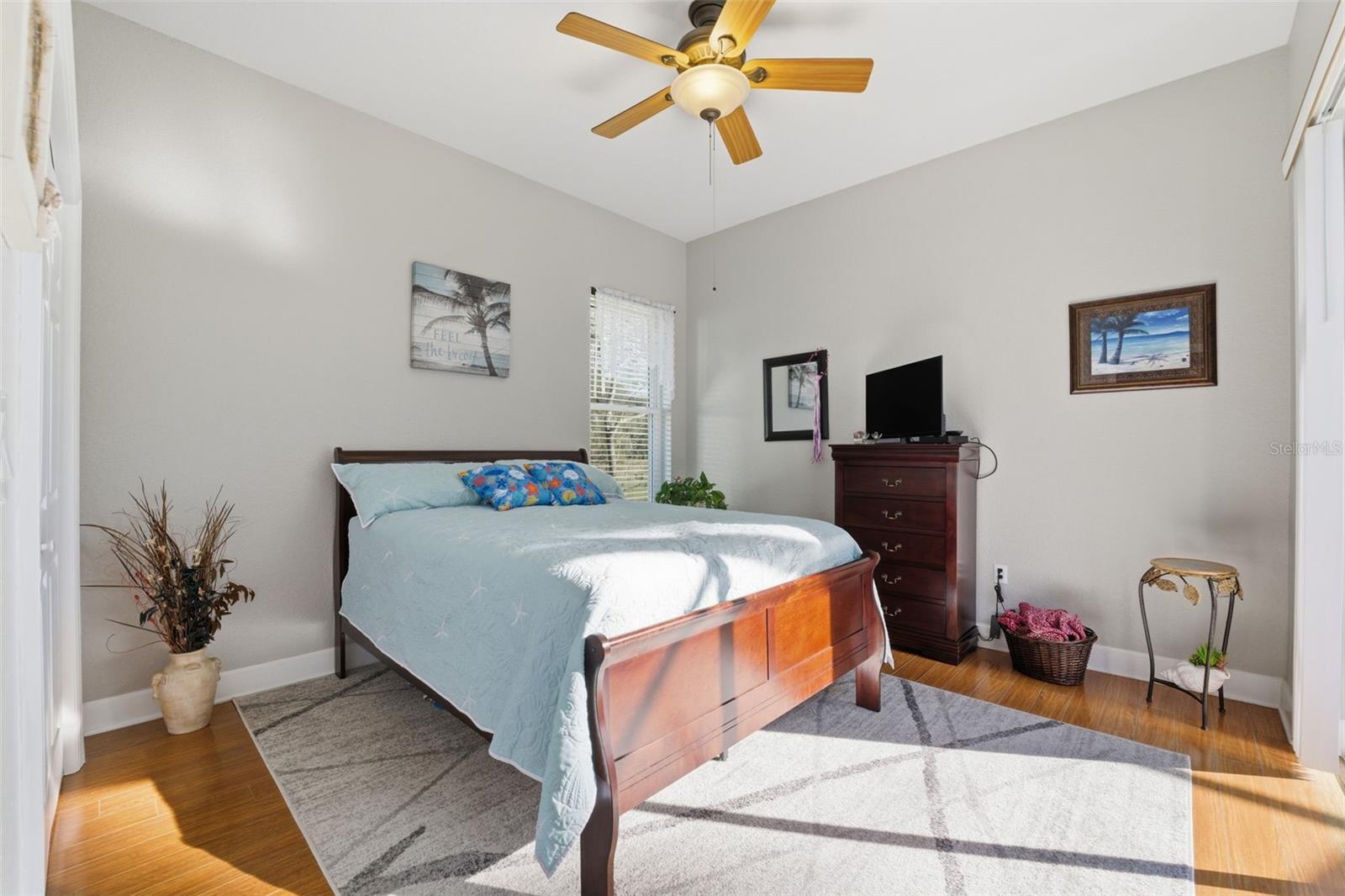 Listing photo id 20 for 15150 Surrey Bend