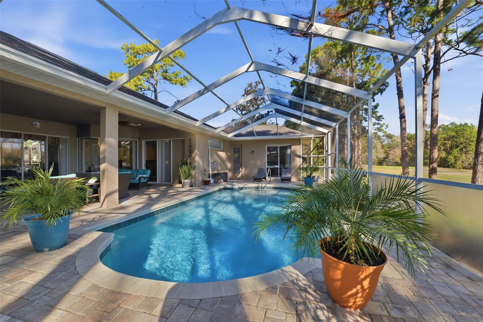 Listing photo id 26 for 15150 Surrey Bend