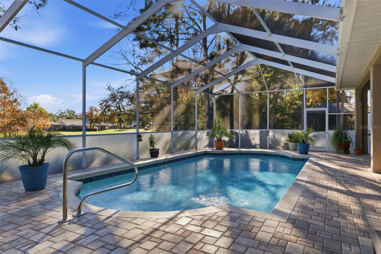 Listing photo id 28 for 15150 Surrey Bend