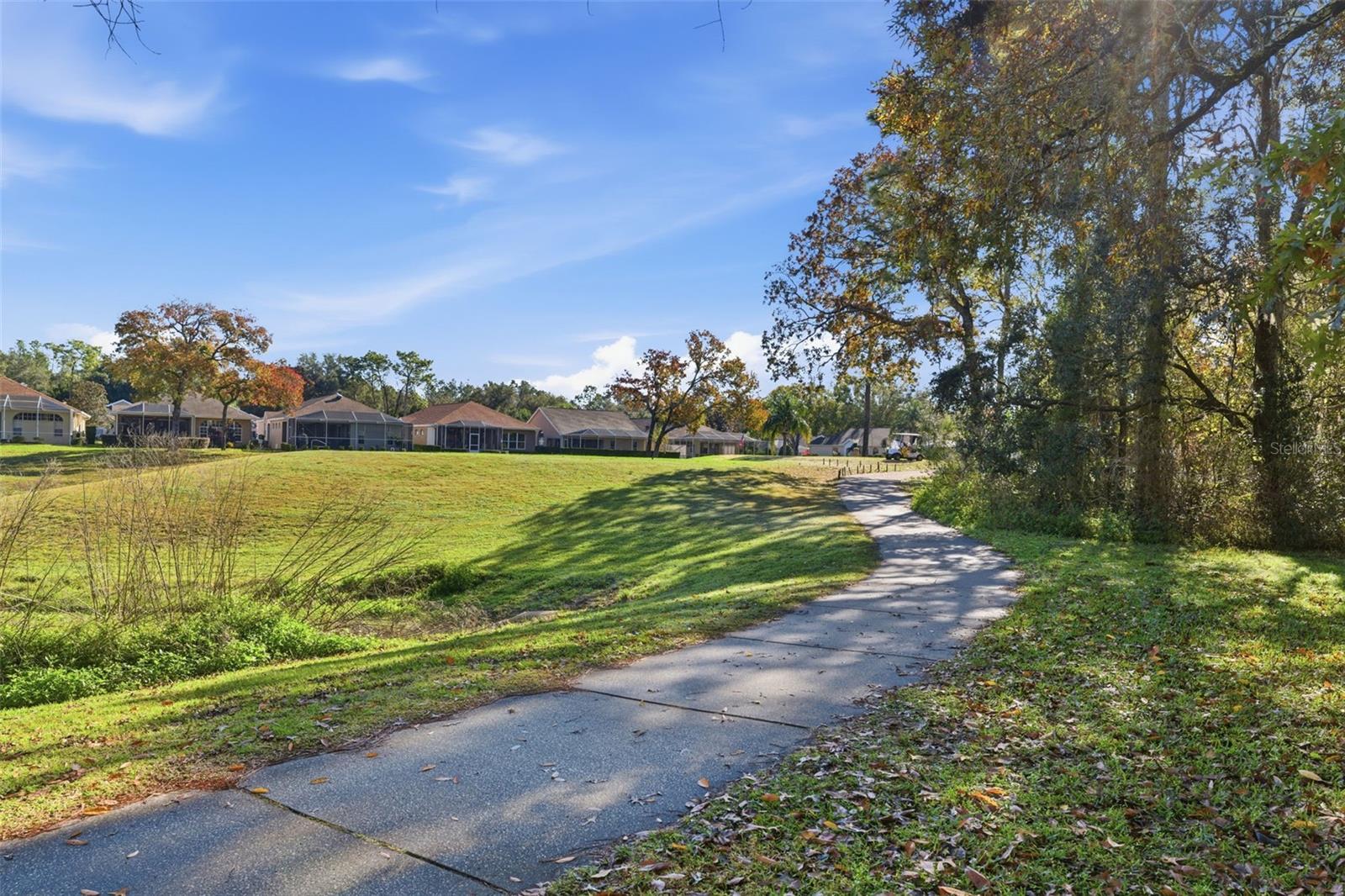 Listing photo id 31 for 15150 Surrey Bend